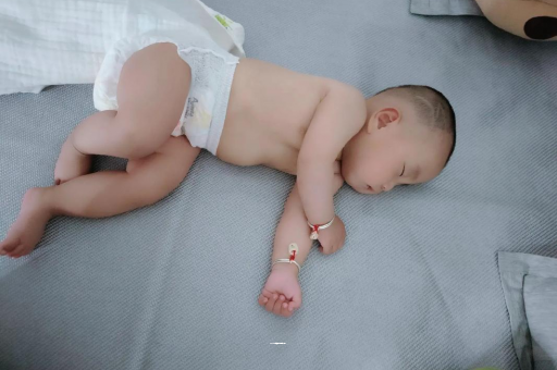 宜宾怀孕多久会显肚子